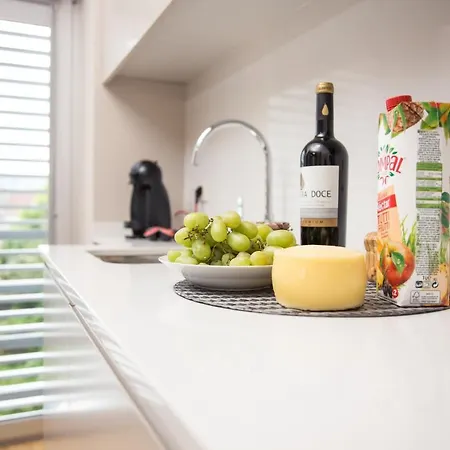 Design Flat In - By Tonsdeverde شقة
